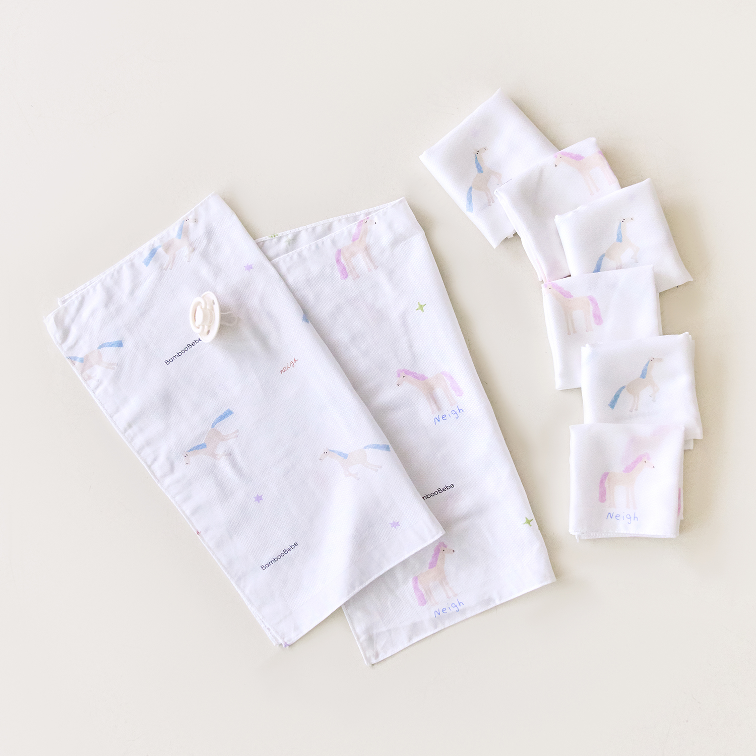 <font color=#3a7eba><b>[말띠 컬렉션]</b></font></br>시그니처 엠보손수건_꿈꾸는 말랑이 6장